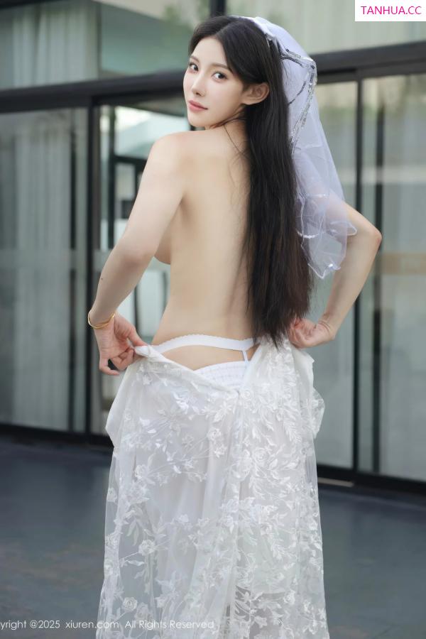   [XiuRen]高清写真图 2025.08.18 No.10661 梨霜儿 白色婚纱第52张图片